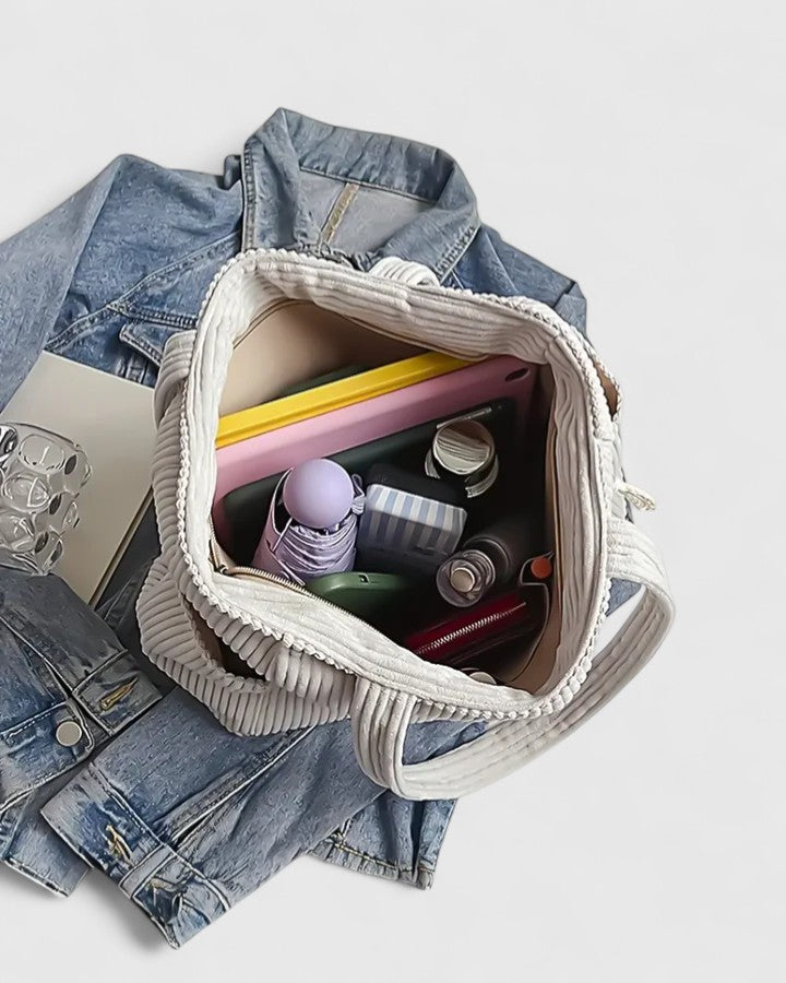 Alva practical everyday bag with roomy interior and comfortable carry straps
